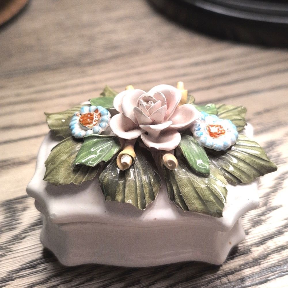 Italian Bassano Hand Painted Applied Flower Ceramic Trinket Box Vintage